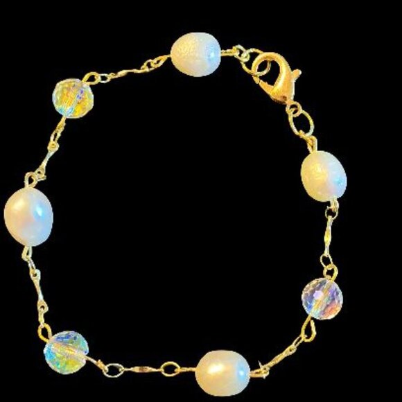 Handcrafted Glass and Genuine Baroque Pearl Bracelet with Gold-Tone Chain 8.5" - Picture 1 of 5